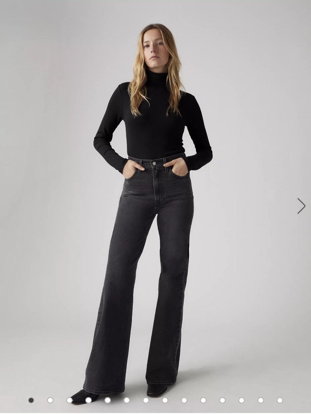 Levi’s women’s Ribcage Bell High-Rise wide leg flare Jeans Faded Black size 28